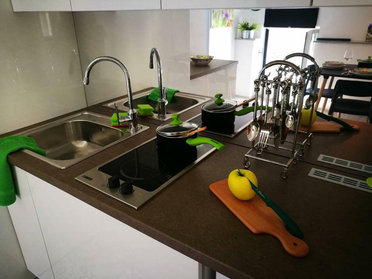 Cres Art Studio Kuning Apartment Buitenkant foto