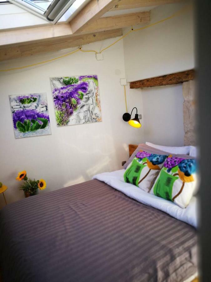 Cres Art Studio Kuning Apartment Buitenkant foto