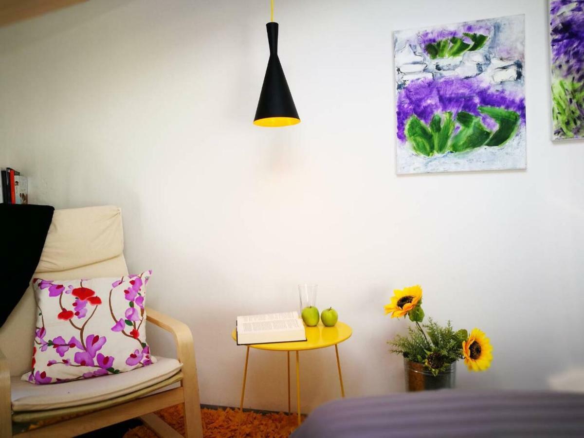 Cres Art Studio Kuning Apartment Buitenkant foto